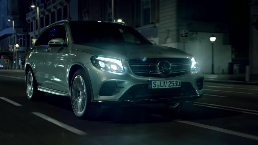 Supermodel Petra Němcová Mercedes Benz GLC